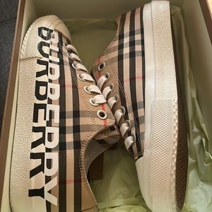 Burberry Sneakers